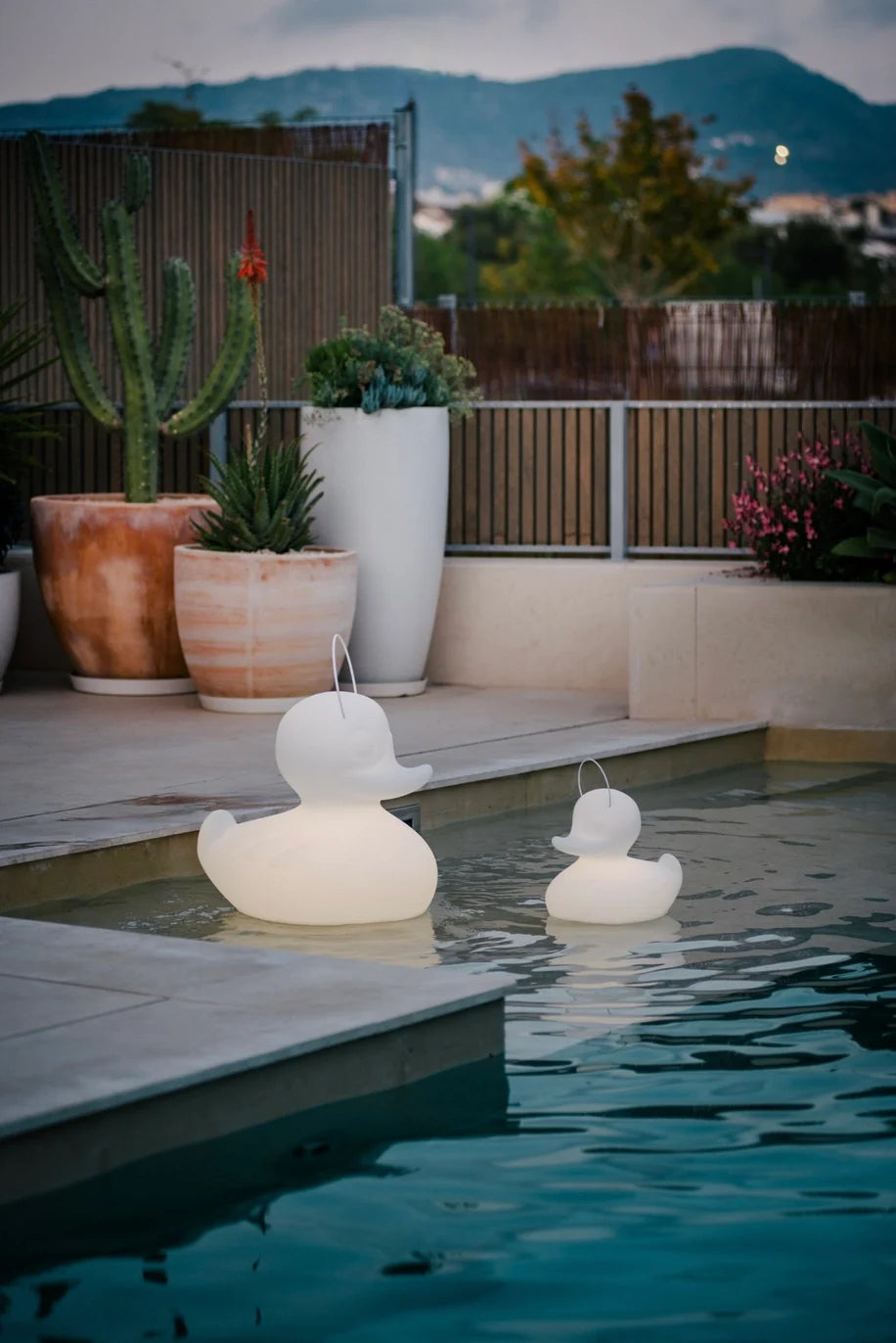 Lampka basenowa LED bezprzewodowa w kształcie kaczki 31cm — Small Duck Lamp