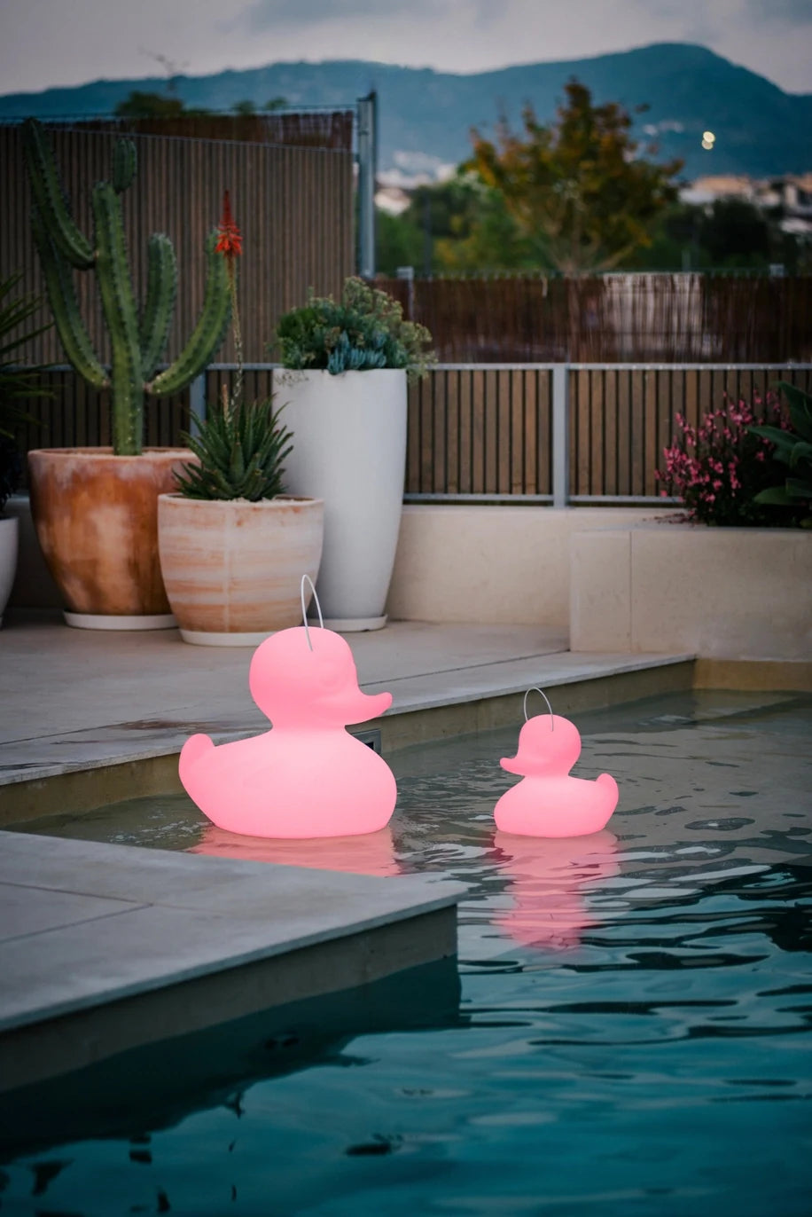 cordless lights lamps led water floating home event, Lampka basenowa LED bezprzewodowa w kształcie kaczki 31cm — Small Duck Lamp