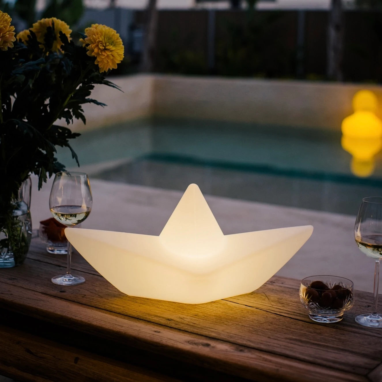 Lampa pływająca do basenu, ogrodu i wnętrz LED akumulatorowa 51cm – Boat Lamp